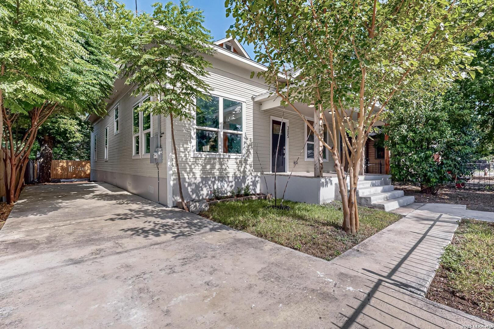 305 Spruce, San Antonio, TX 78203
