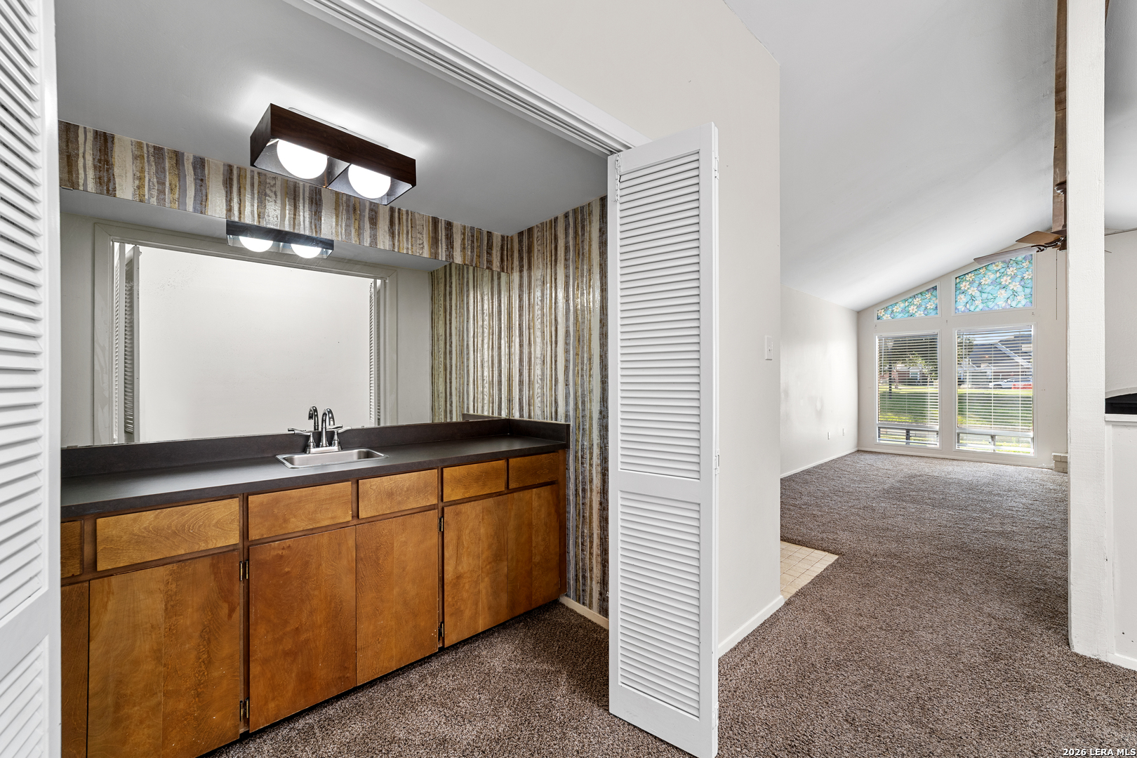 1950-B Leslie Dr., #B, Kerrville, TX 78028