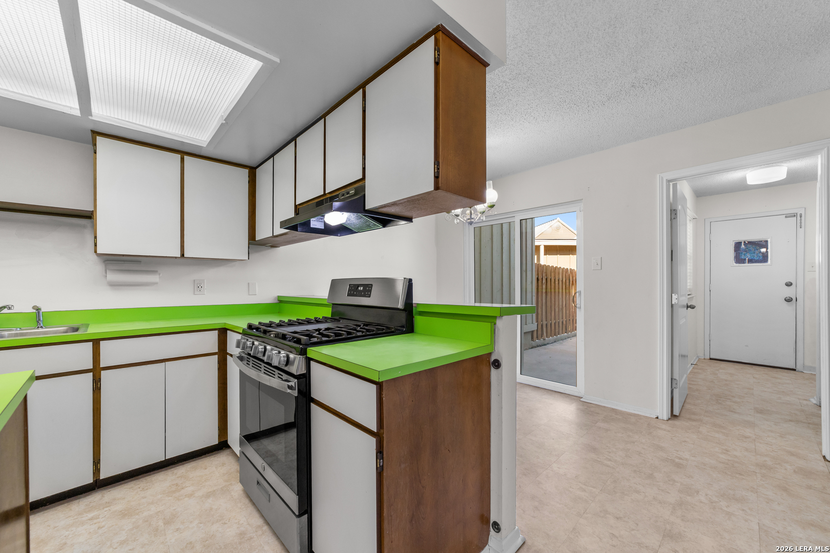 1950-B Leslie Dr., #B, Kerrville, TX 78028