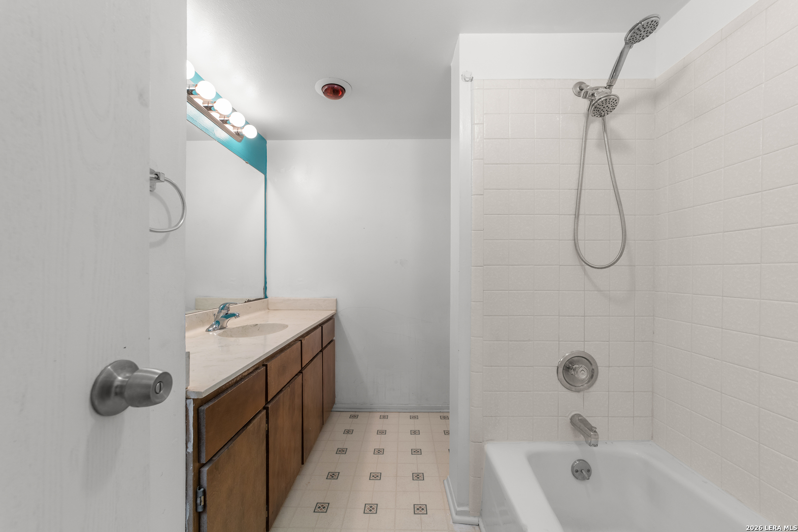1950-B Leslie Dr., #B, Kerrville, TX 78028