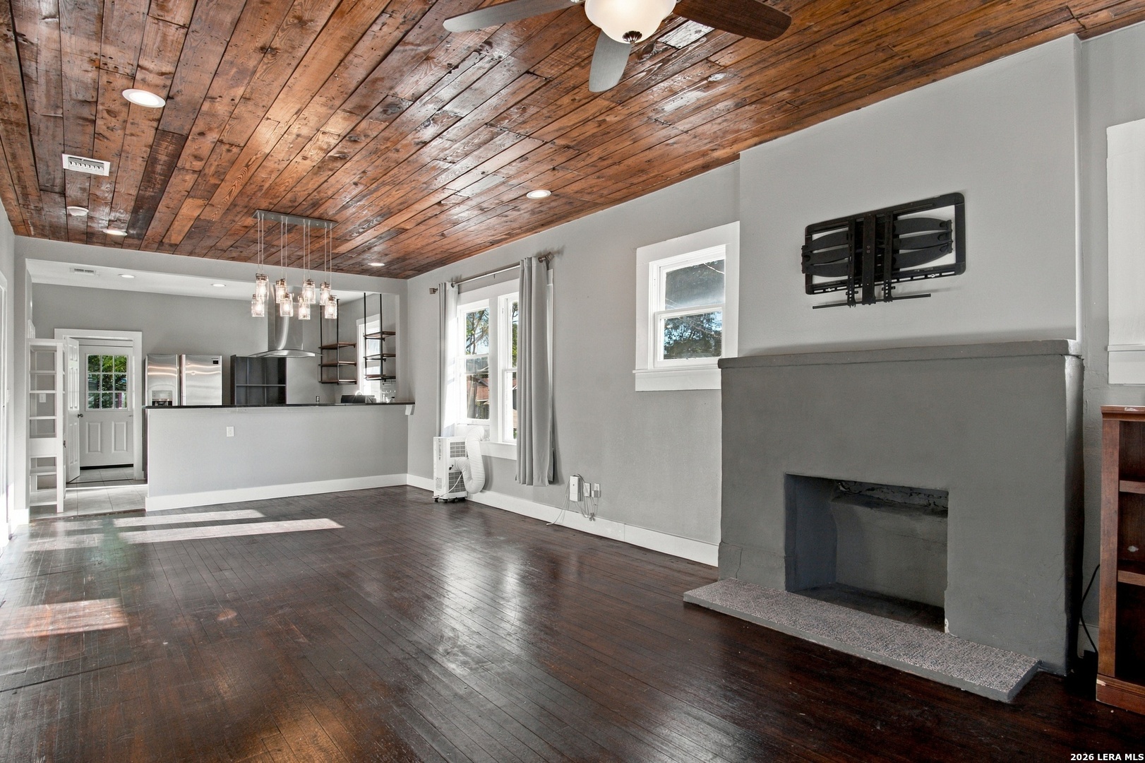 801 W Mistletoe Ave, San Antonio, TX 78212