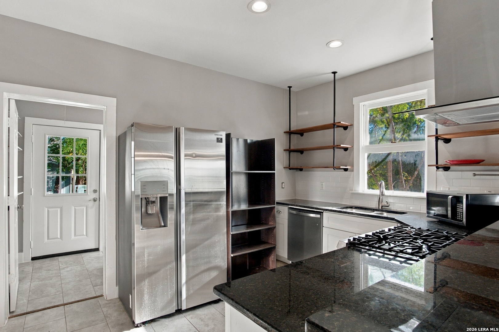801 W Mistletoe Ave, San Antonio, TX 78212