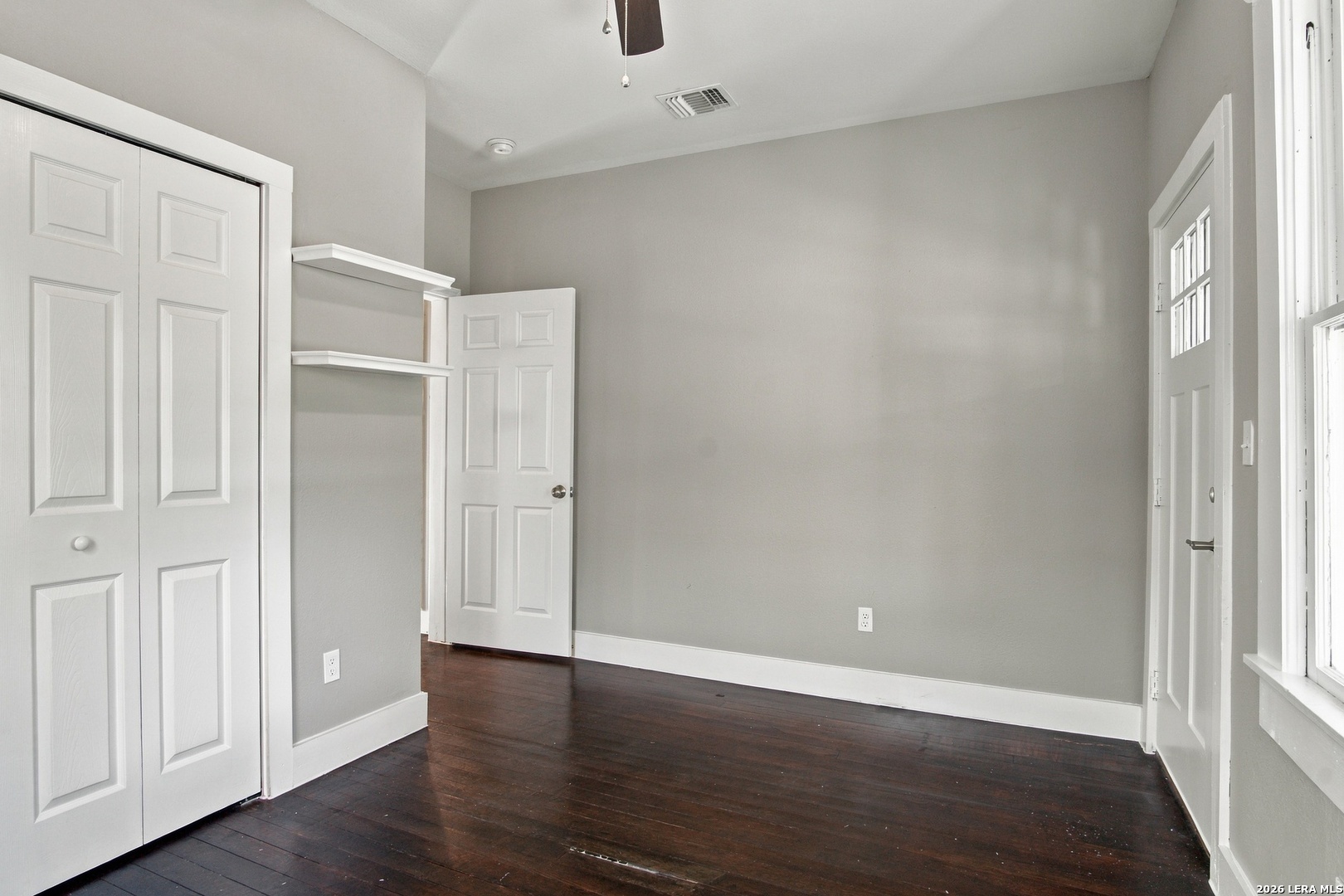 801 W Mistletoe Ave, San Antonio, TX 78212