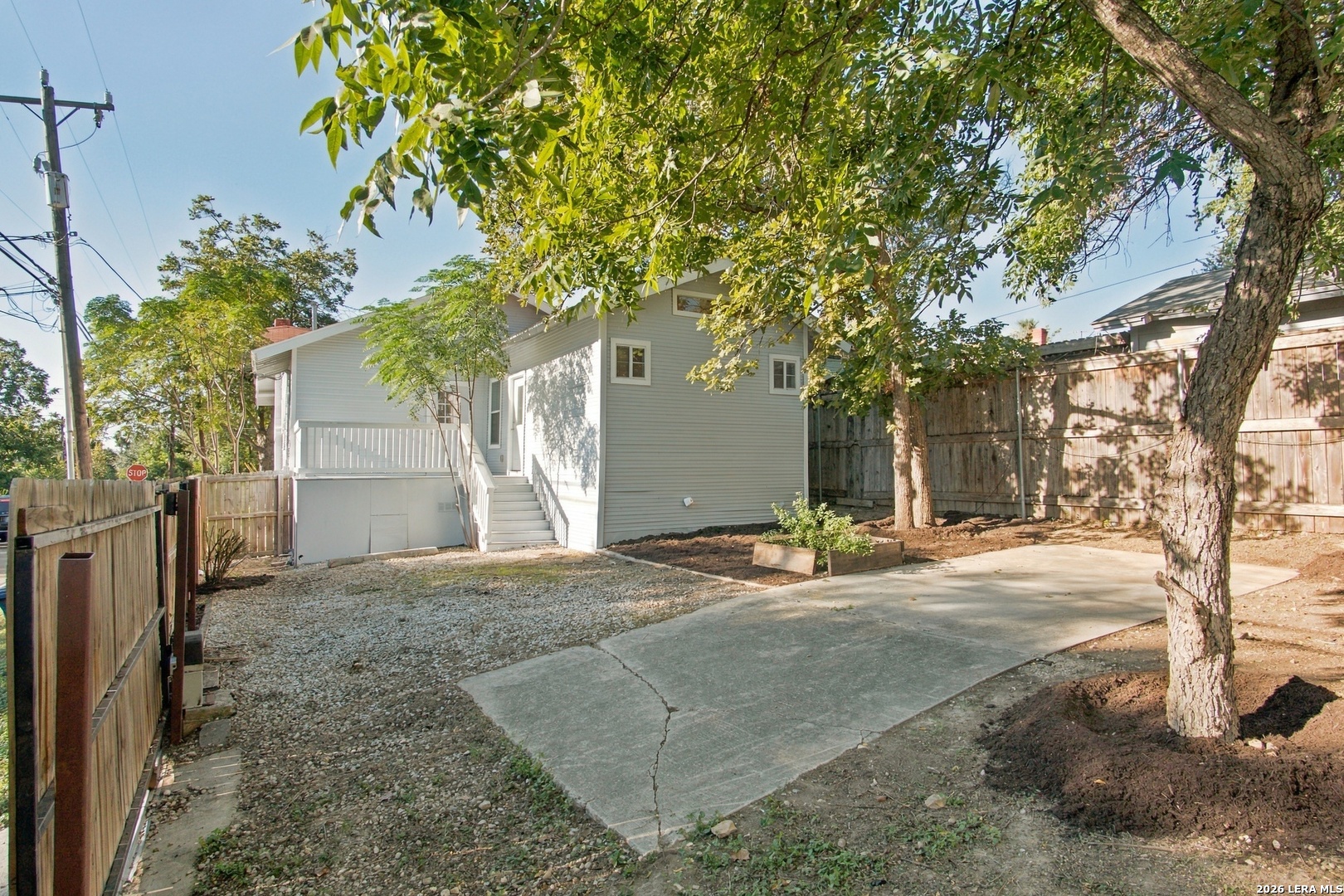 801 W Mistletoe Ave, San Antonio, TX 78212