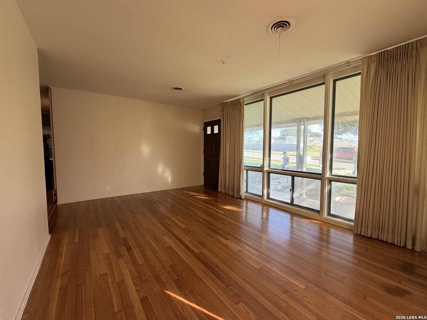 Photo 3 of Single family home for sale at 4403 Diamondhead Dr, San Antonio, TX 78218 | MLS# 1934498 | Listing updated on 2026-10-11