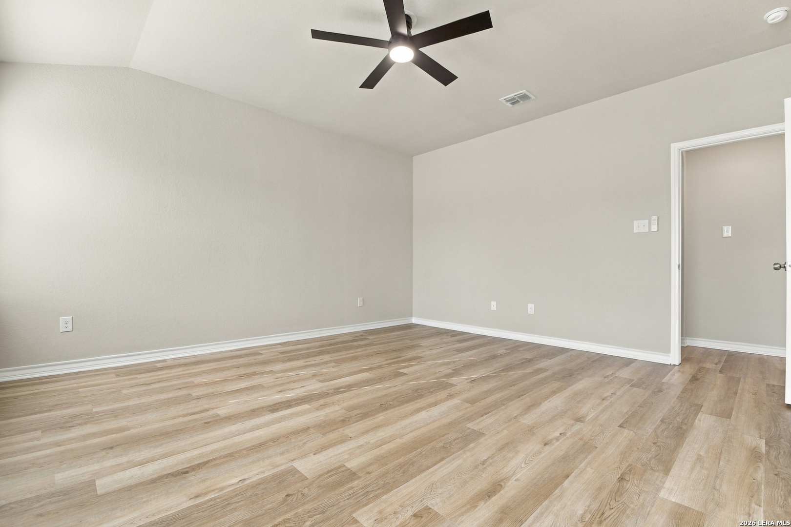 7614 Eclipse Mark, San Antonio, TX 78252