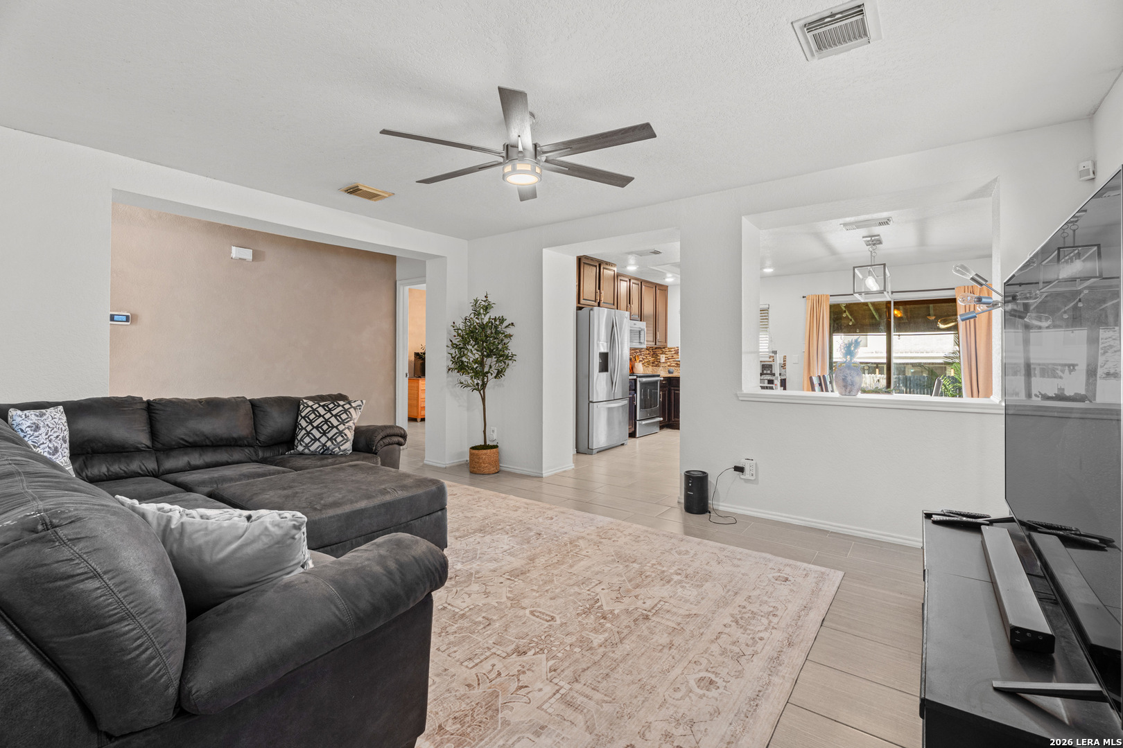 Photo 4 of Single family home for sale at 310 Wiggins Crk, San Antonio, TX 78253 | MLS# 2022996 | Listing updated on 2026-10-12