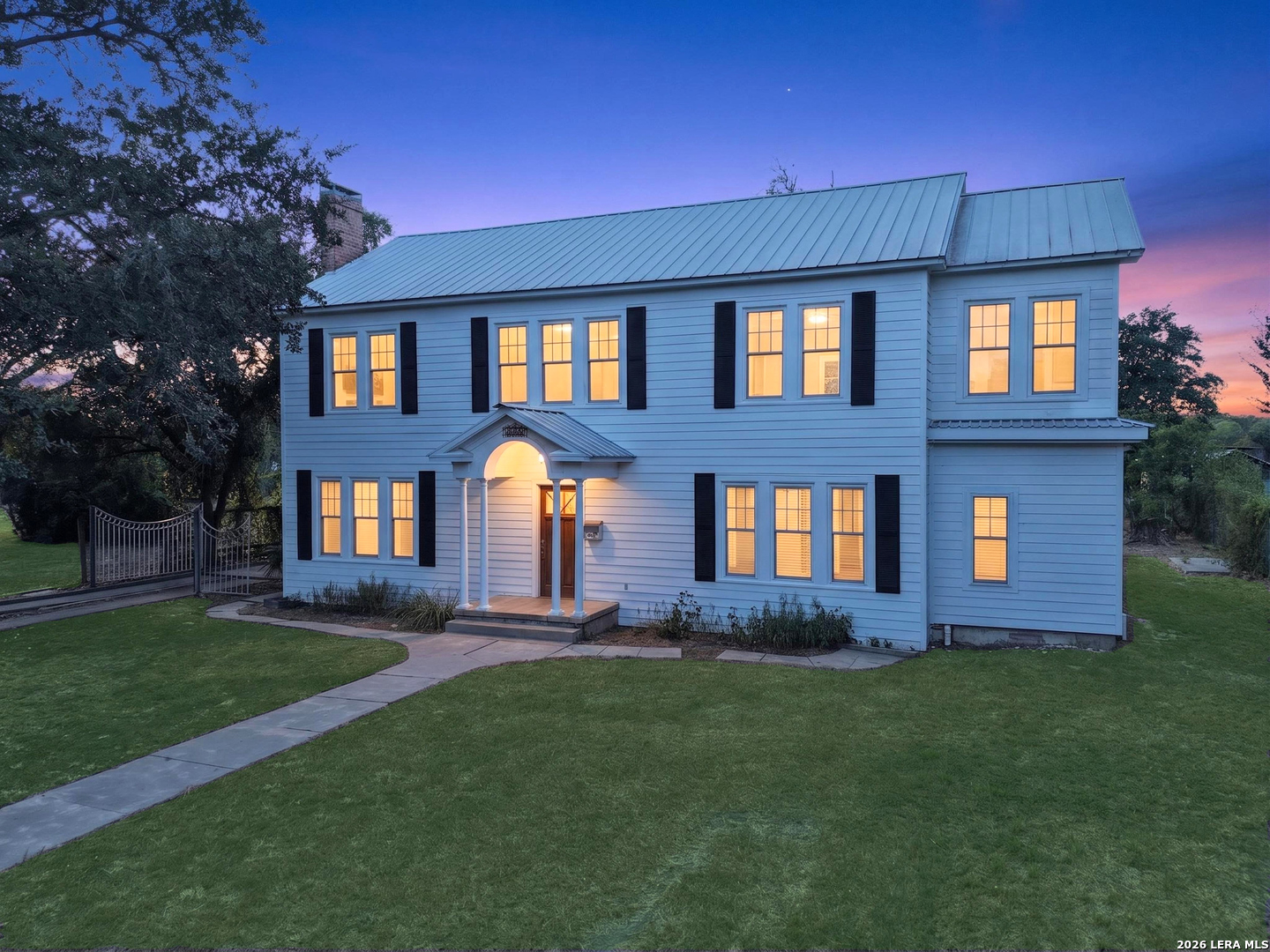 Property photo for 205 E CLEVELAND ST, Beeville, TX