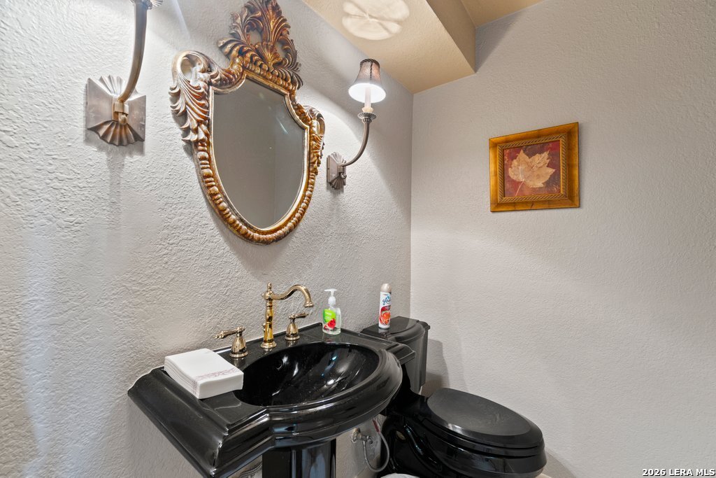 421 Watts, #B5, Canyon Lake, TX 78133