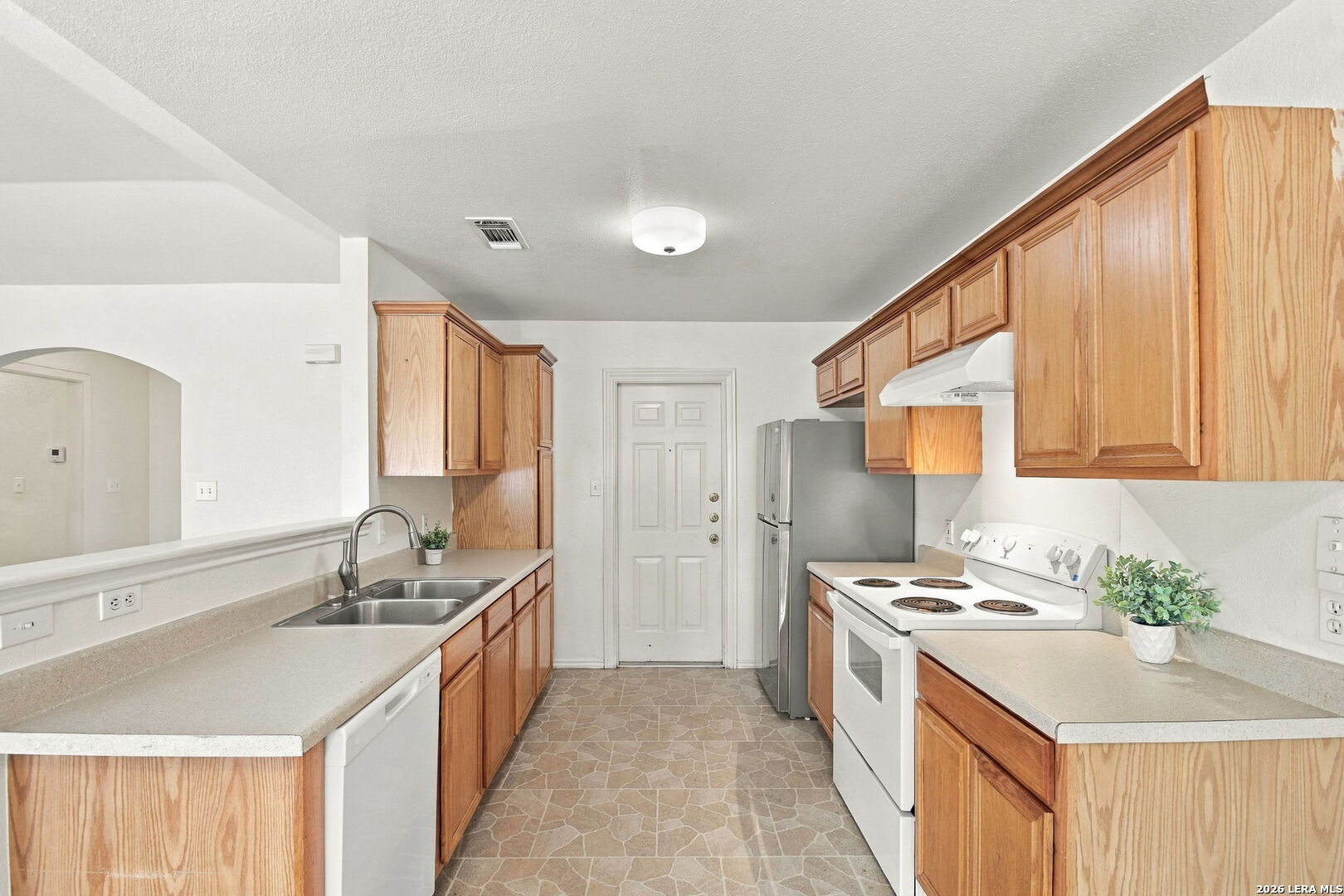 1318 SUMMERWOOD DR, New Braunfels, TX 78130