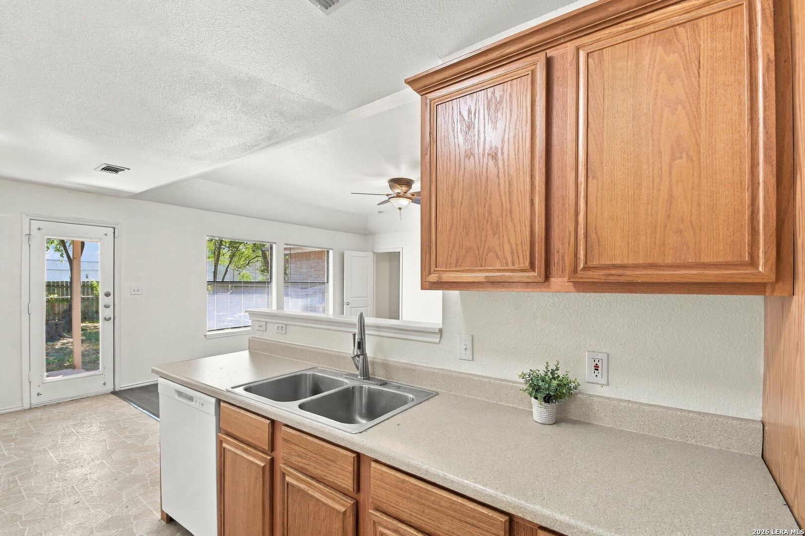 1320 SUMMERWOOD DR, New Braunfels, TX 78130