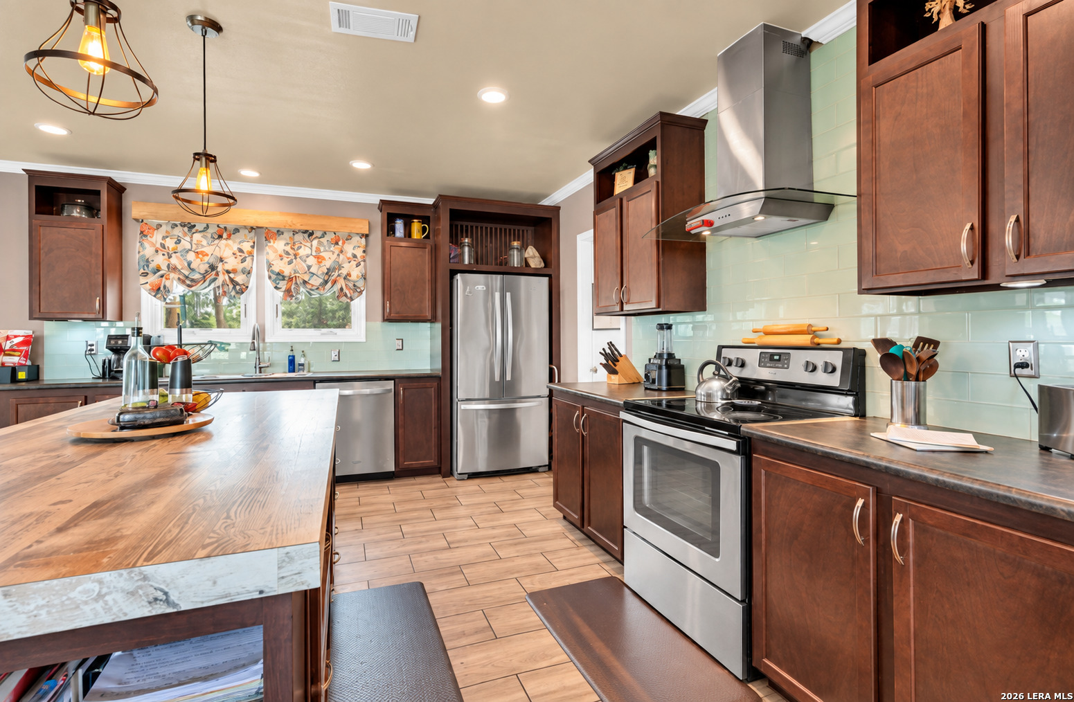 213 RIVER FRONT DR, Cedar Creek, TX 78612