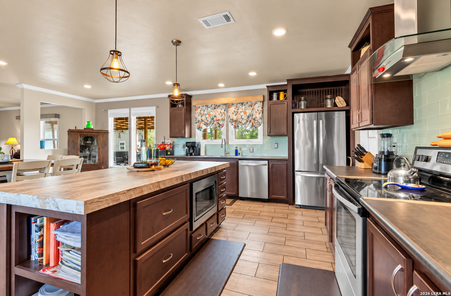 213 RIVER FRONT DR, Cedar Creek, TX 78612
