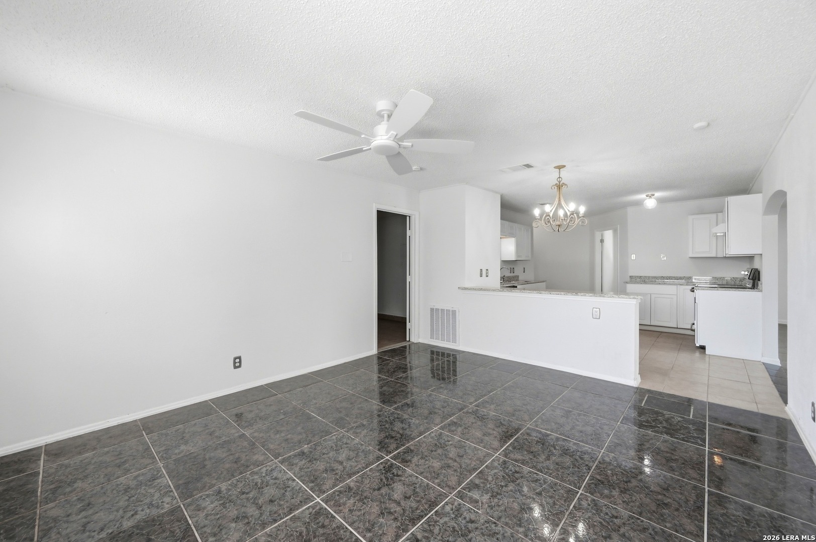 5931 Glacier Sun Dr, San Antonio, TX 78244