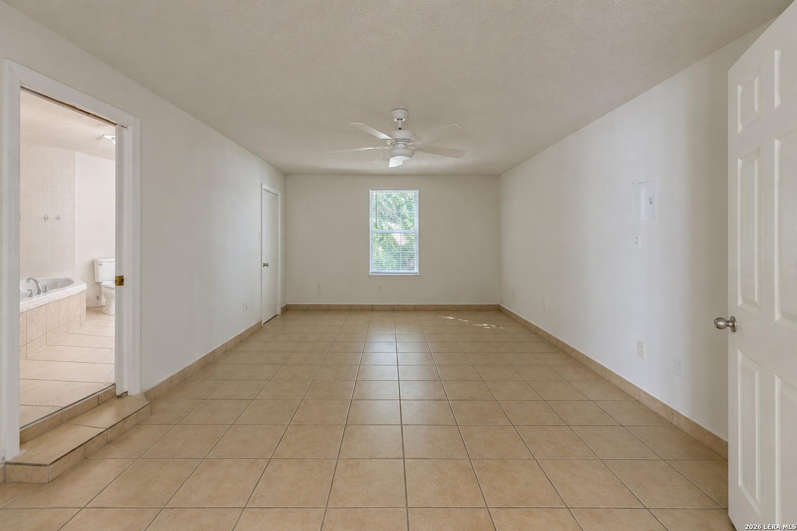 5931 Glacier Sun Dr, San Antonio, TX 78244