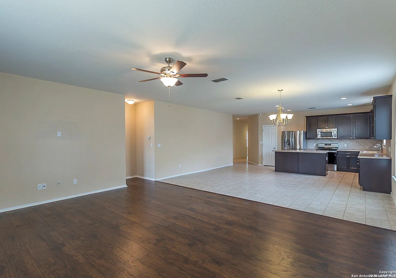 7535 DERBY VIS, Selma, TX 78154
