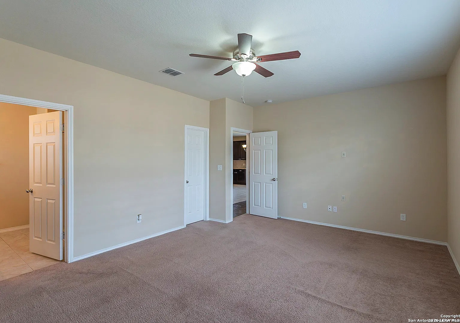 7535 DERBY VIS, Selma, TX 78154