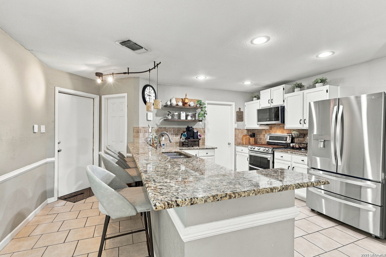 Eat-In Kitchen