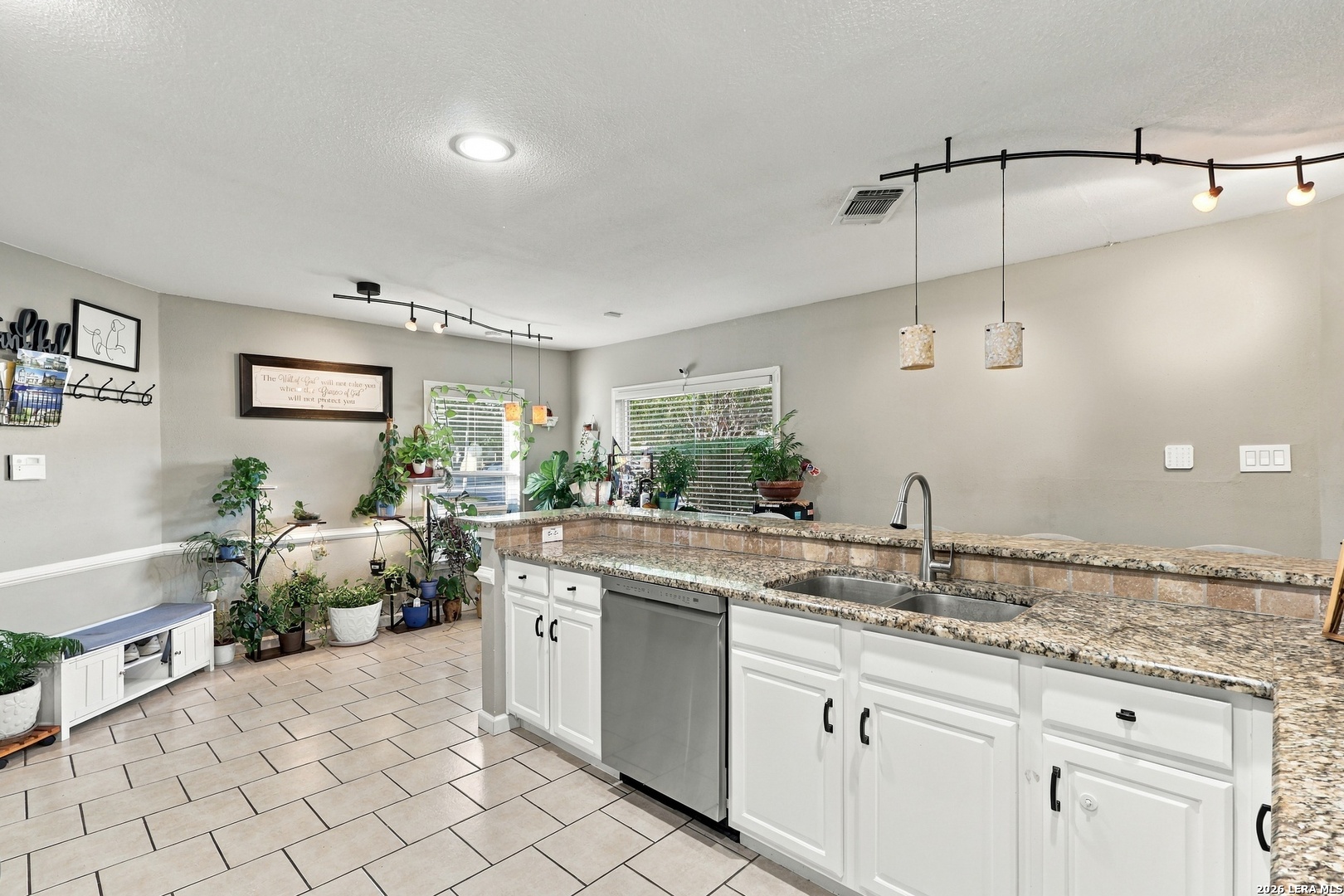 Eat-In Kitchen