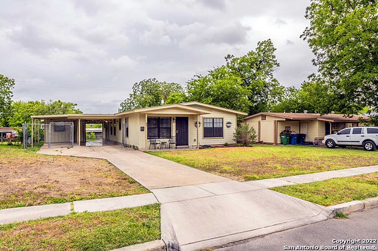 67 STOREYWOOD DR, San Antonio, TX 78213