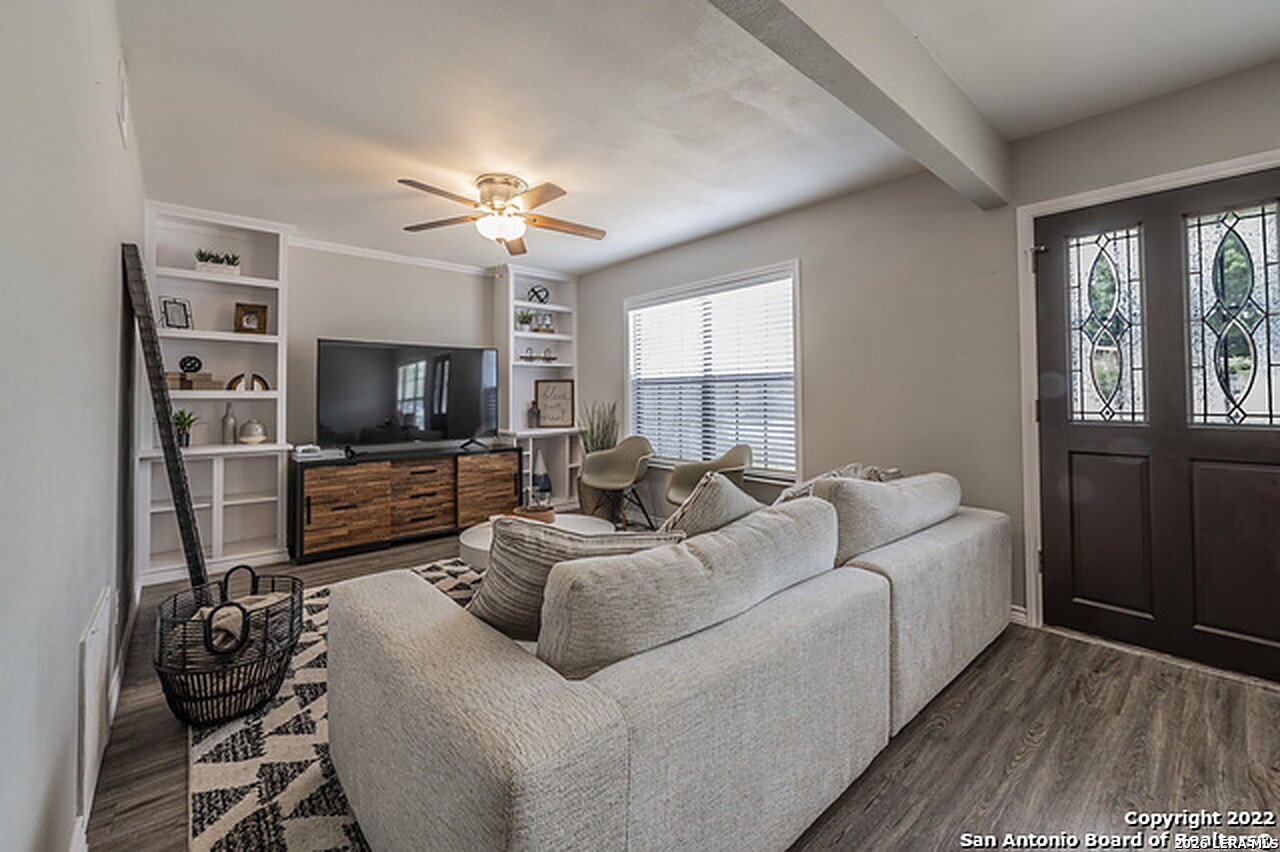 67 STOREYWOOD DR, San Antonio, TX 78213