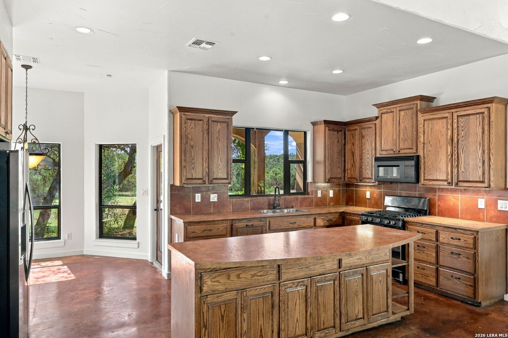 988 COYOTE RIDGE, Spring Branch, TX 78070