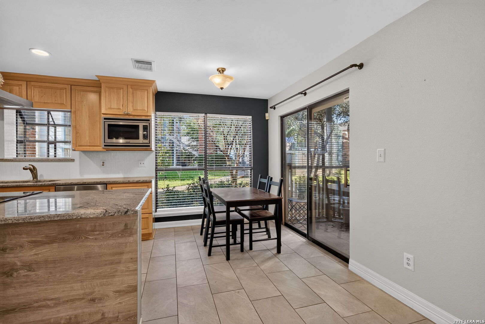 Eat-In Kitchen