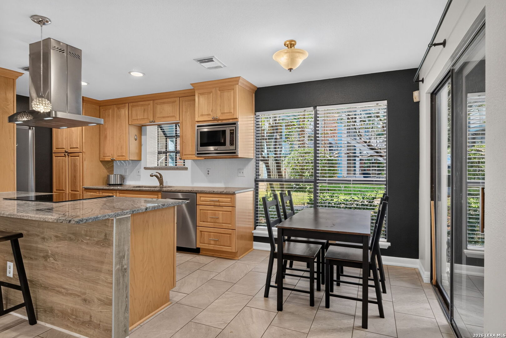 Eat-In Kitchen