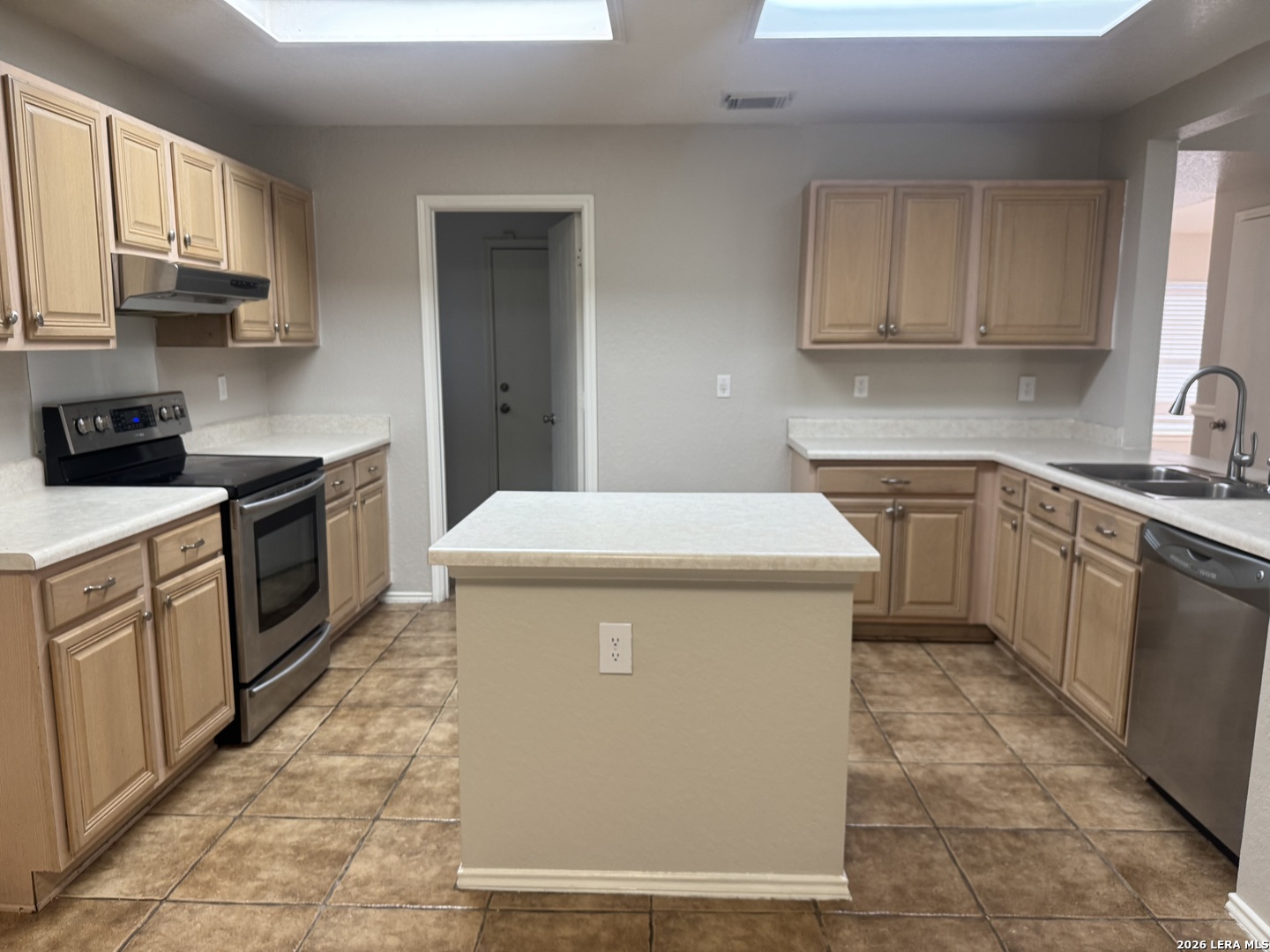 5663 Lovett Oaks, San Antonio, TX 78218