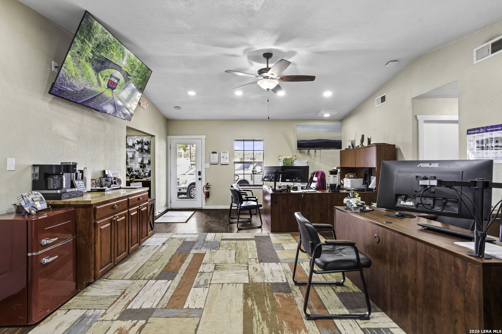 Photo 3 of Single family home for sale at 16415 S Access Rd, Canyon Lake, TX 78133 | MLS# 2023035 | Listing updated on 2026-10-12