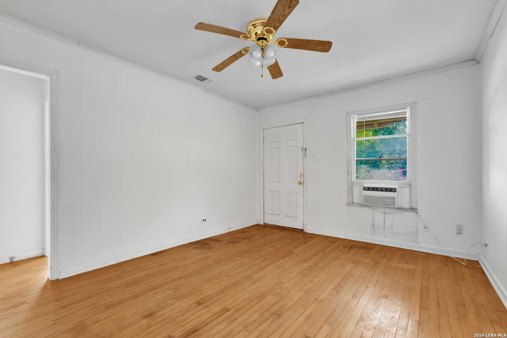 Photo 3 of Single family home for sale at 1611 Lee Hall, San Antonio, TX 78201 | MLS# 1999097 | Listing updated on 2026-10-12