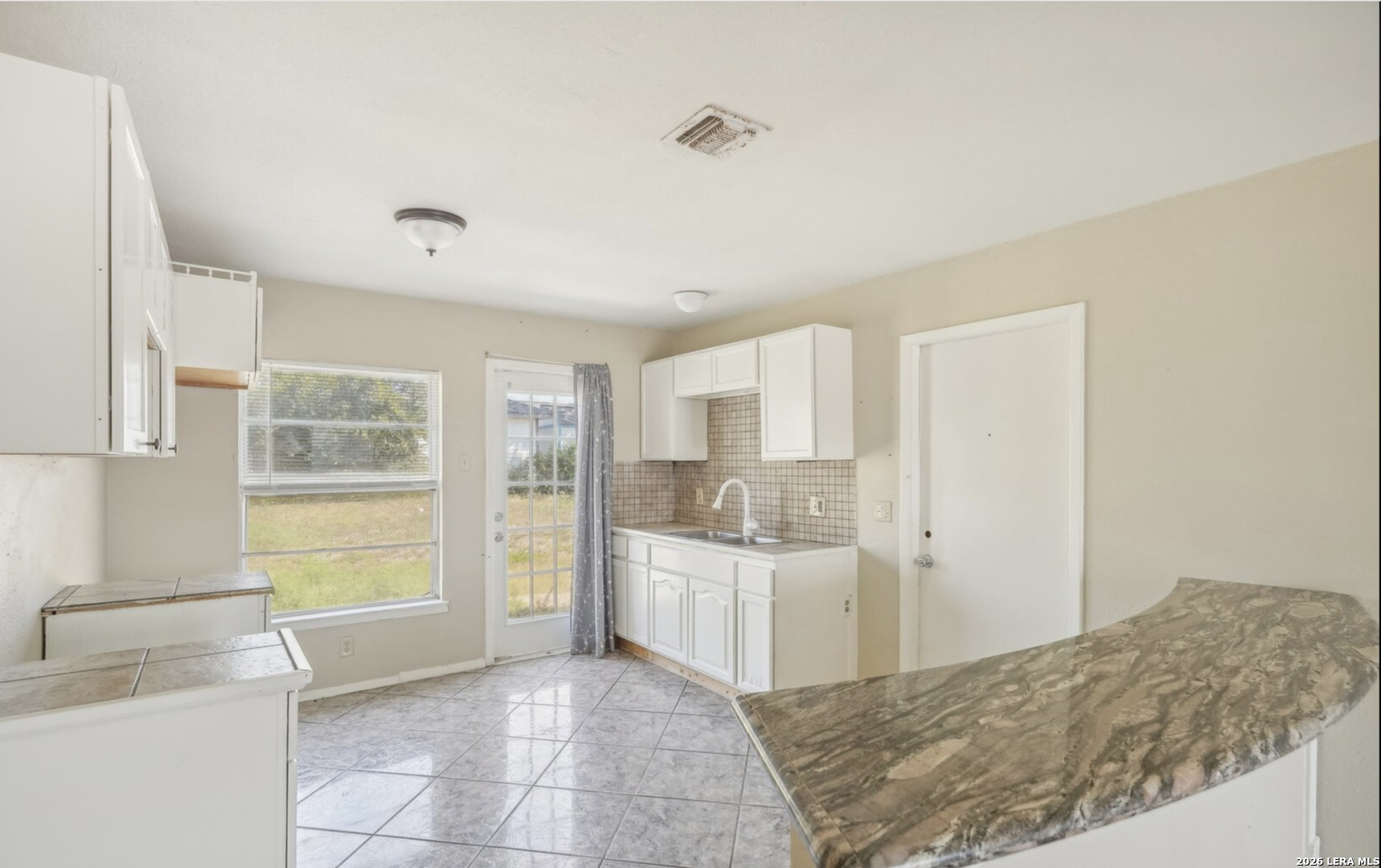 5301 CASTLE CV, San Antonio, TX 78242