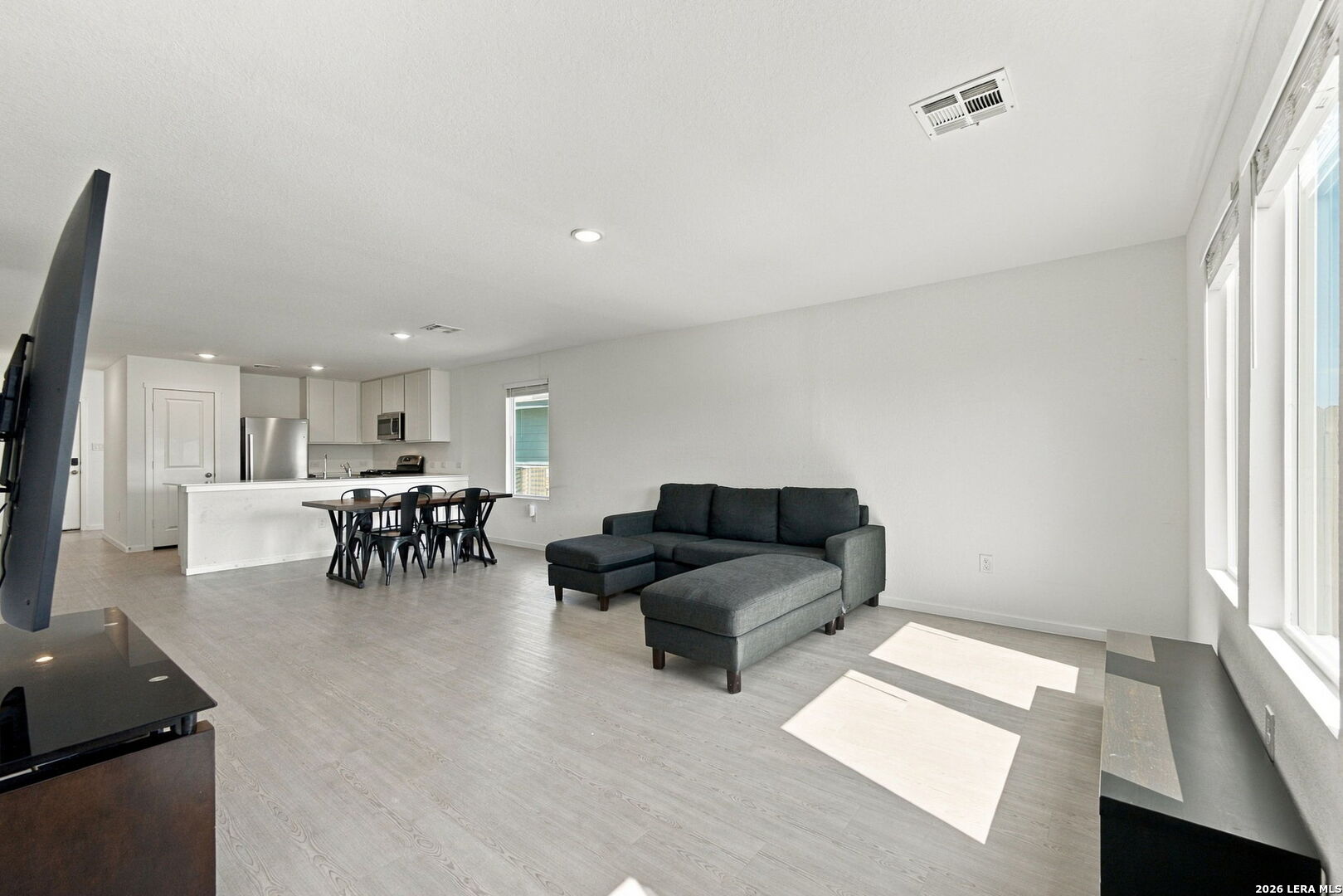 4618 LEGACY TRL, Von Ormy, TX 78073
