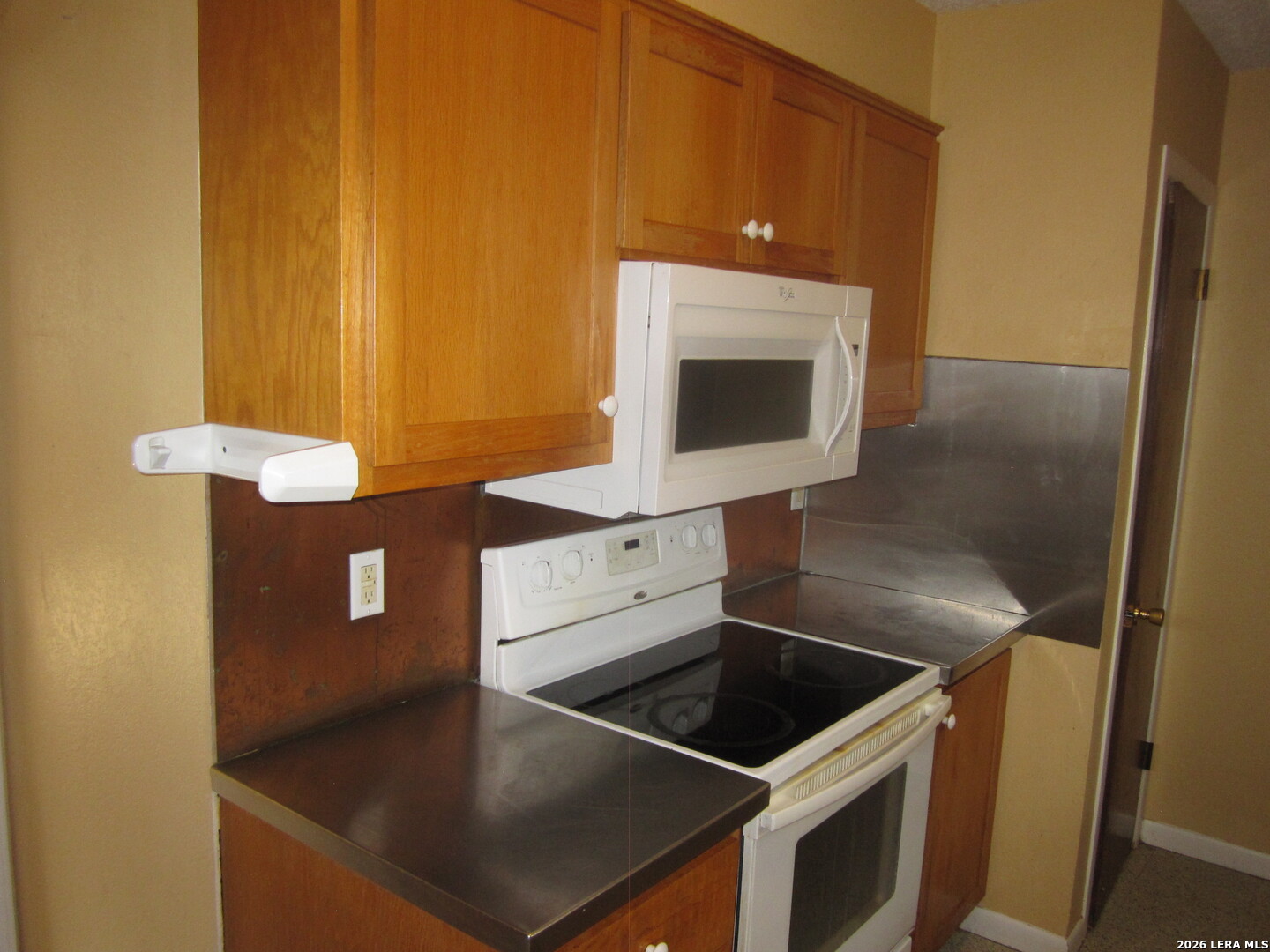 203 Houston St, Bandera, TX 78003