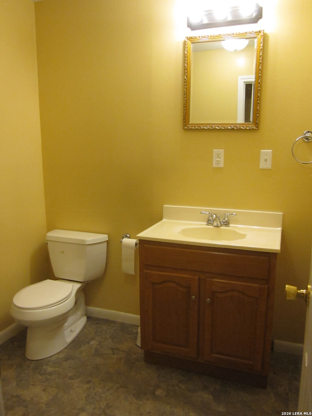 203 Houston St, Bandera, TX 78003