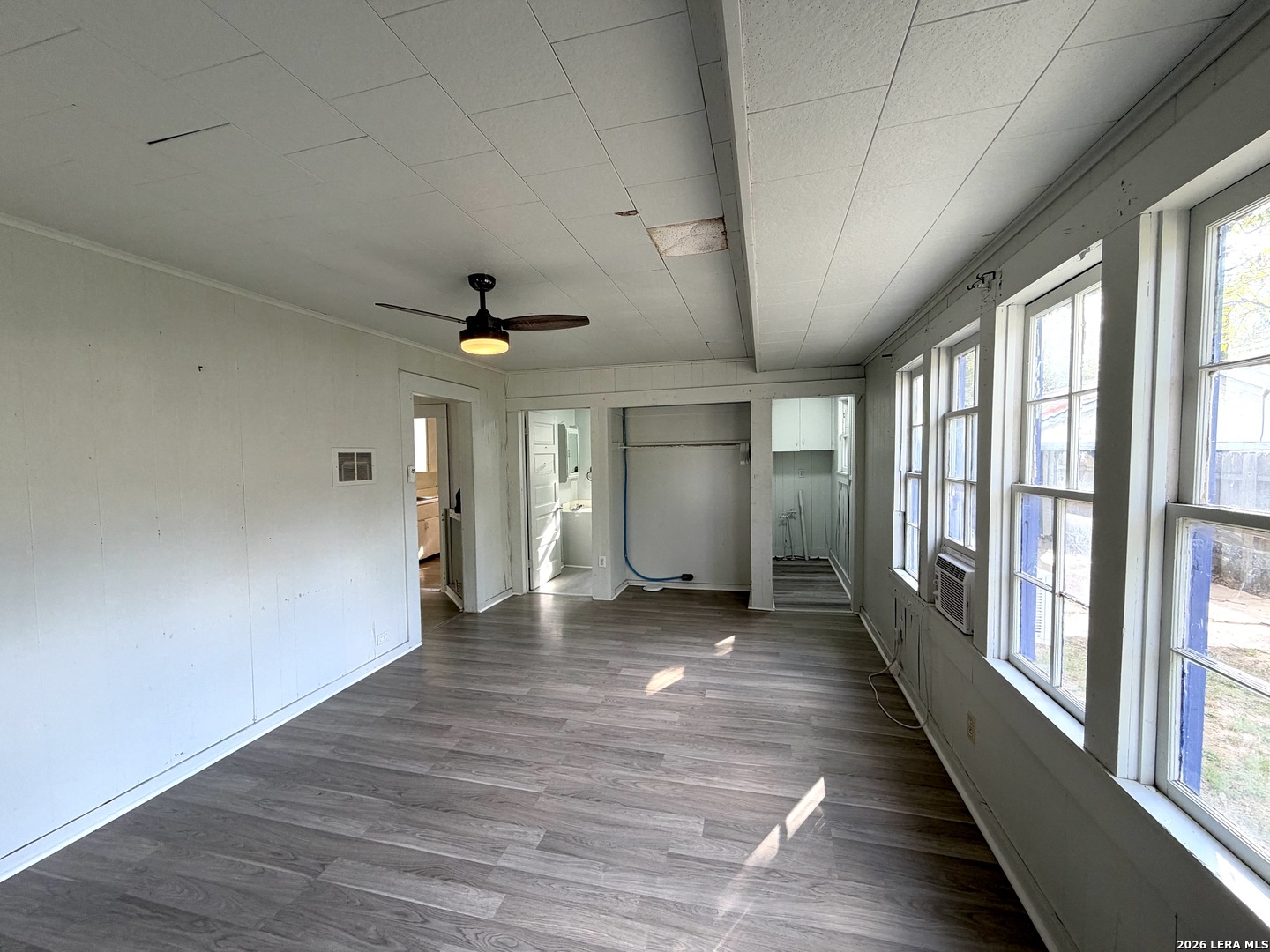 619 S ERKEL AVE, Seguin, TX 78155