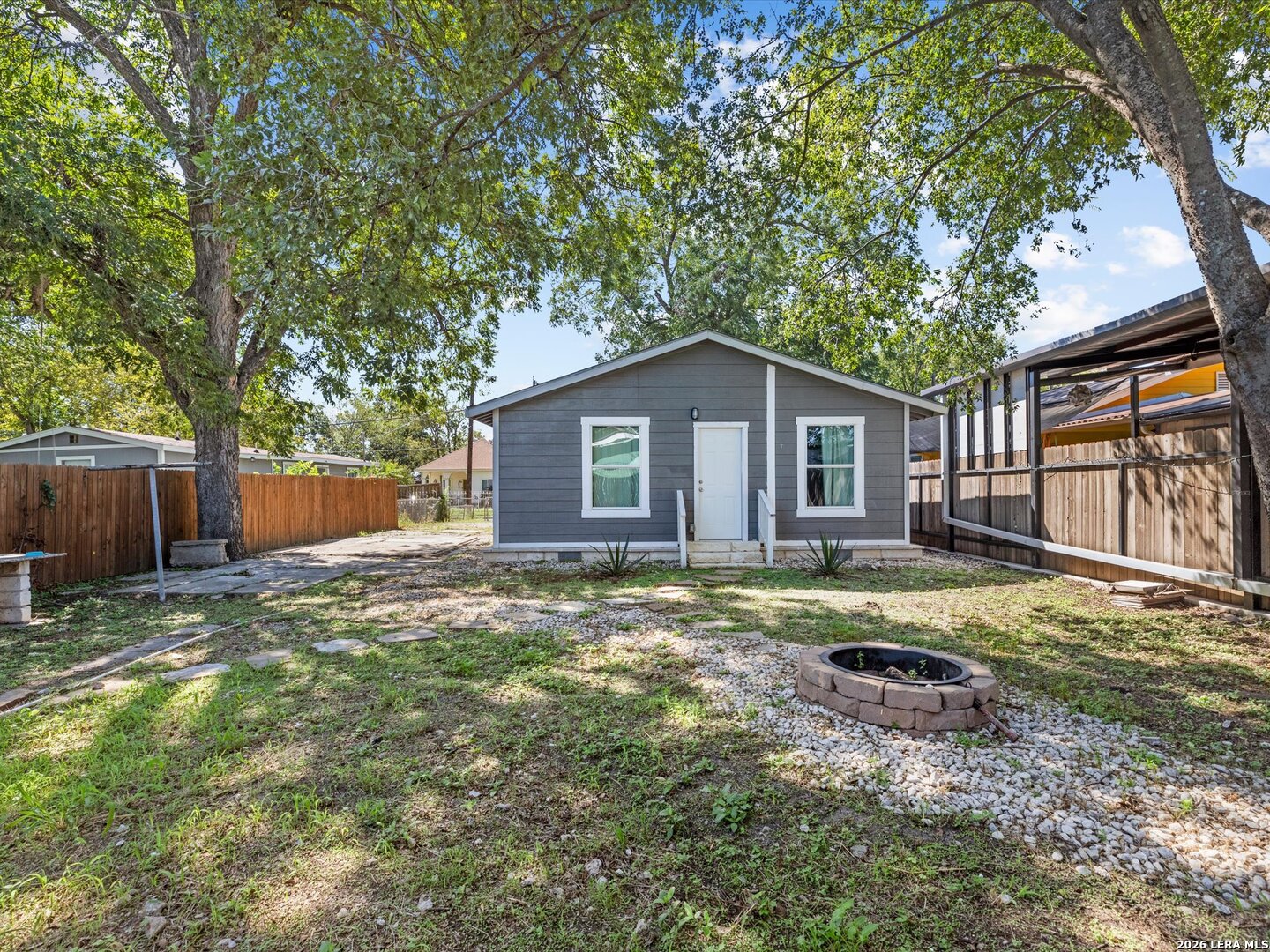 Photo 3 of Single family home for sale at 2727 Roselawn Rd, San Antonio, TX 78226 | MLS# 2021943 | Listing updated on 2026-10-12