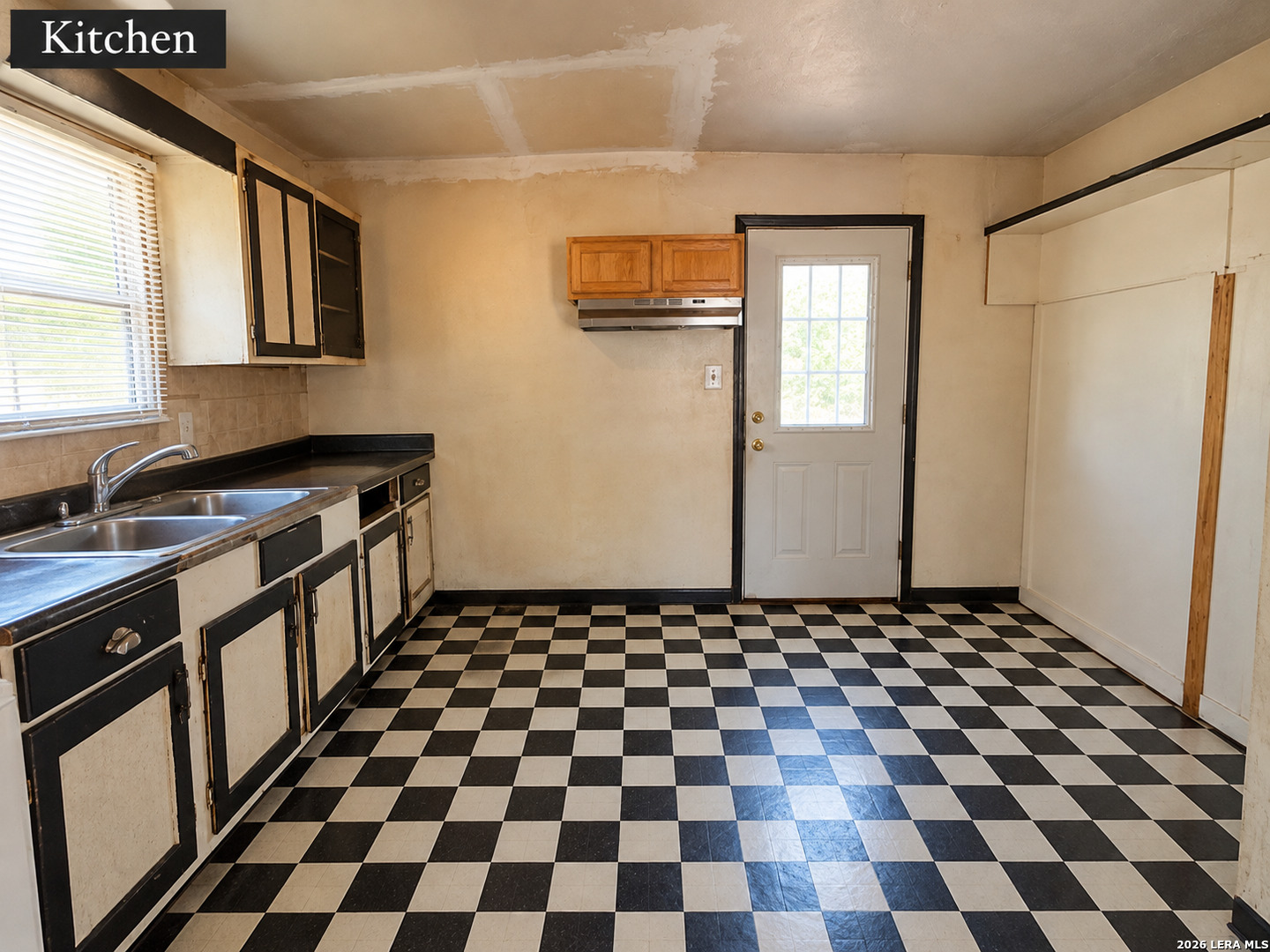 Photo 4 of Single family home for sale at 2934 Pitluk Ave, San Antonio, TX 78211 | MLS# 2023107 | Listing updated on 2026-10-12
