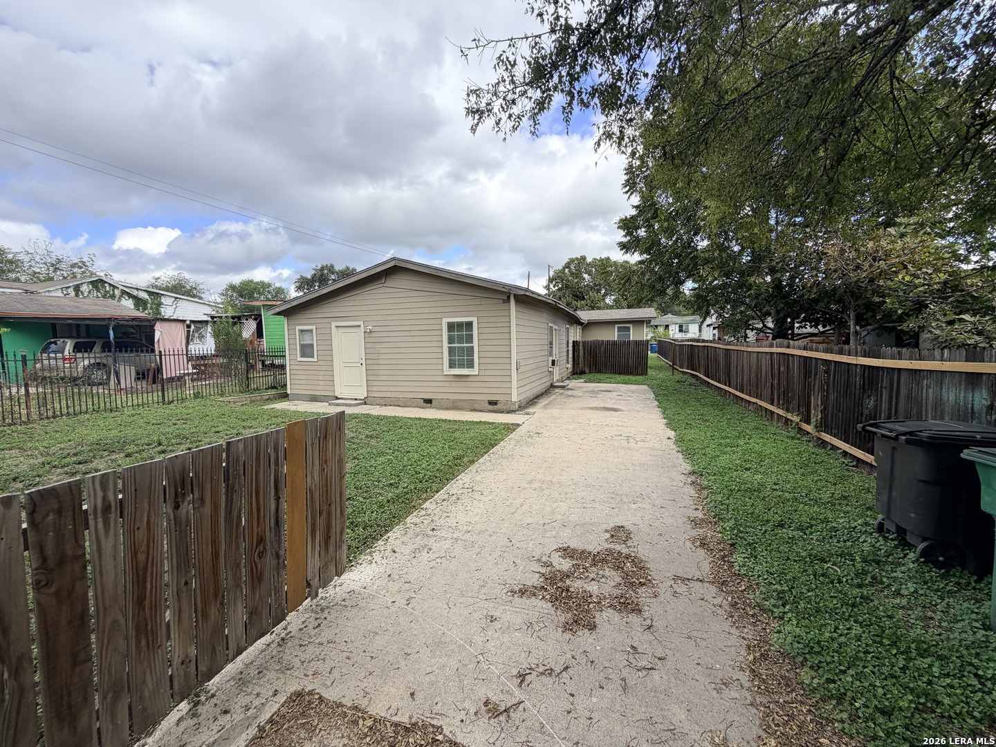 Photo 3 of Multi family home for sale at 1522 Gibbs, San Antonio, TX 78202 | MLS# 2023158 | Listing updated on 2026-10-12