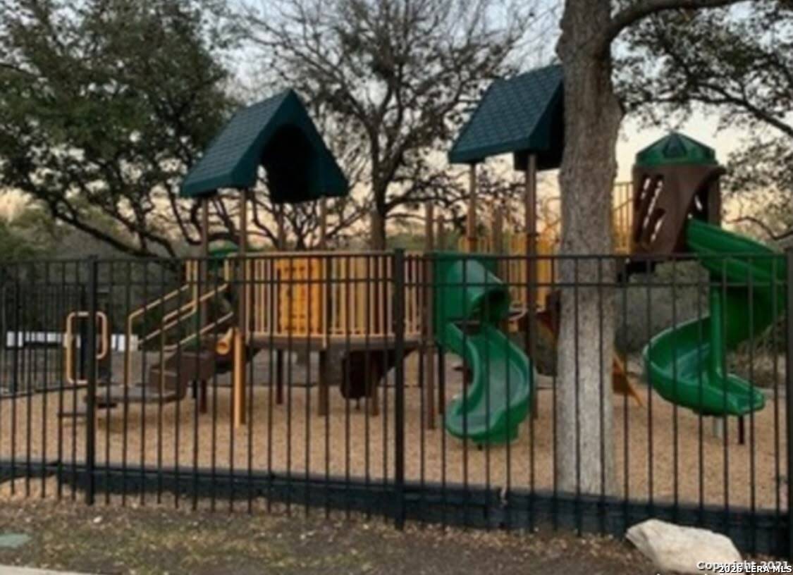 1335 Crown Brook, San Antonio, TX 78260