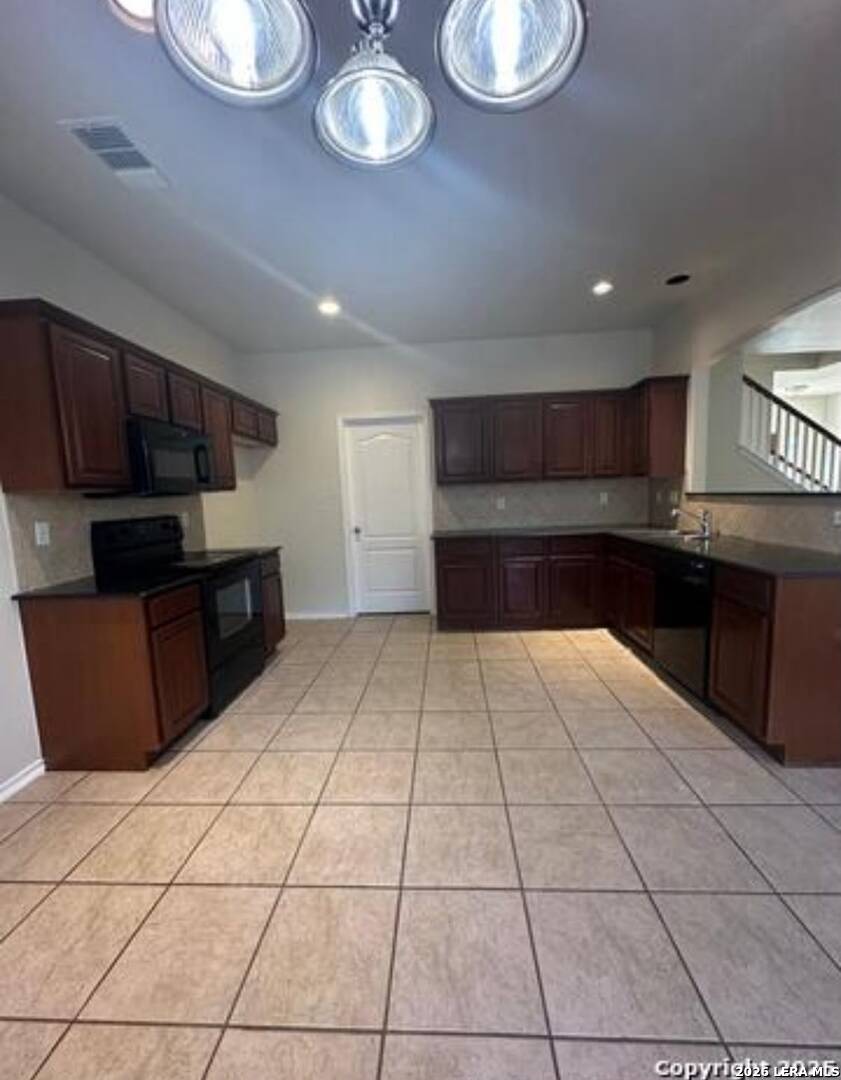 1335 Crown Brook, San Antonio, TX 78260