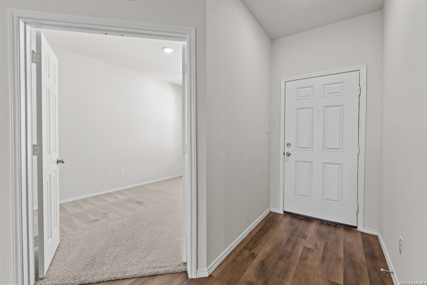Entry/Foyer