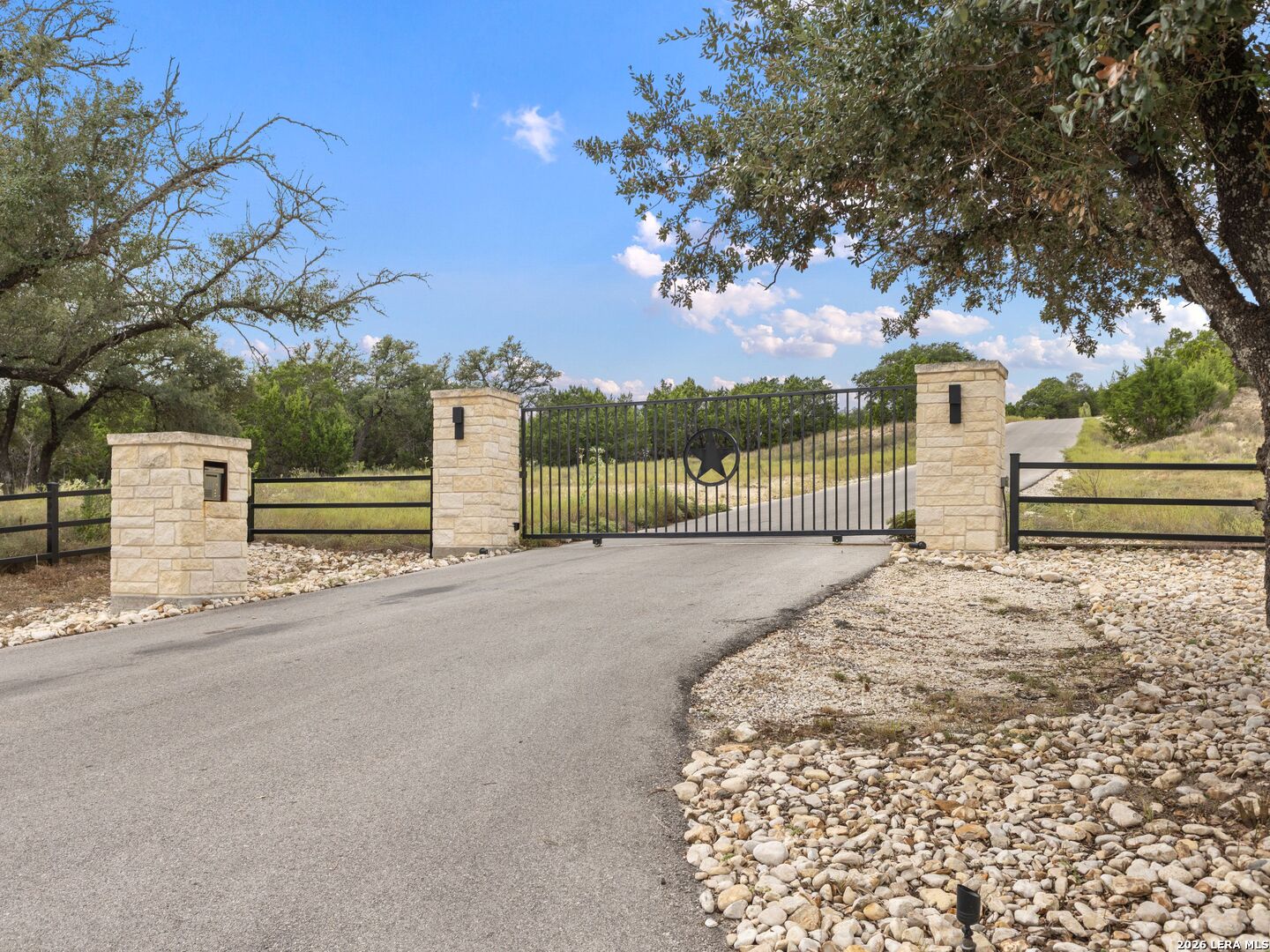 213 Sonderland Pass, Comfort, TX 78013