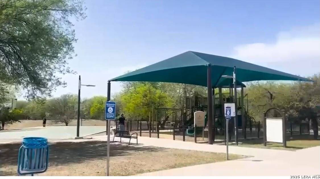 6014 Shashi, # 103-104, Bexar Co, TX 78244