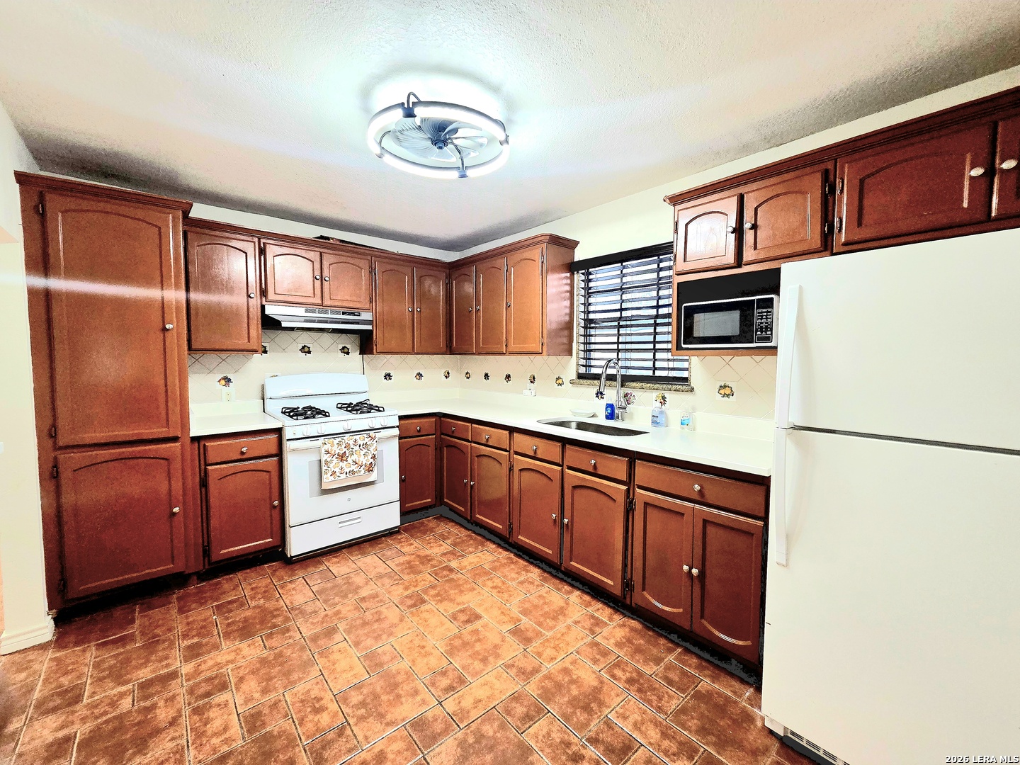 411 McNarney, San Antonio, TX 78211