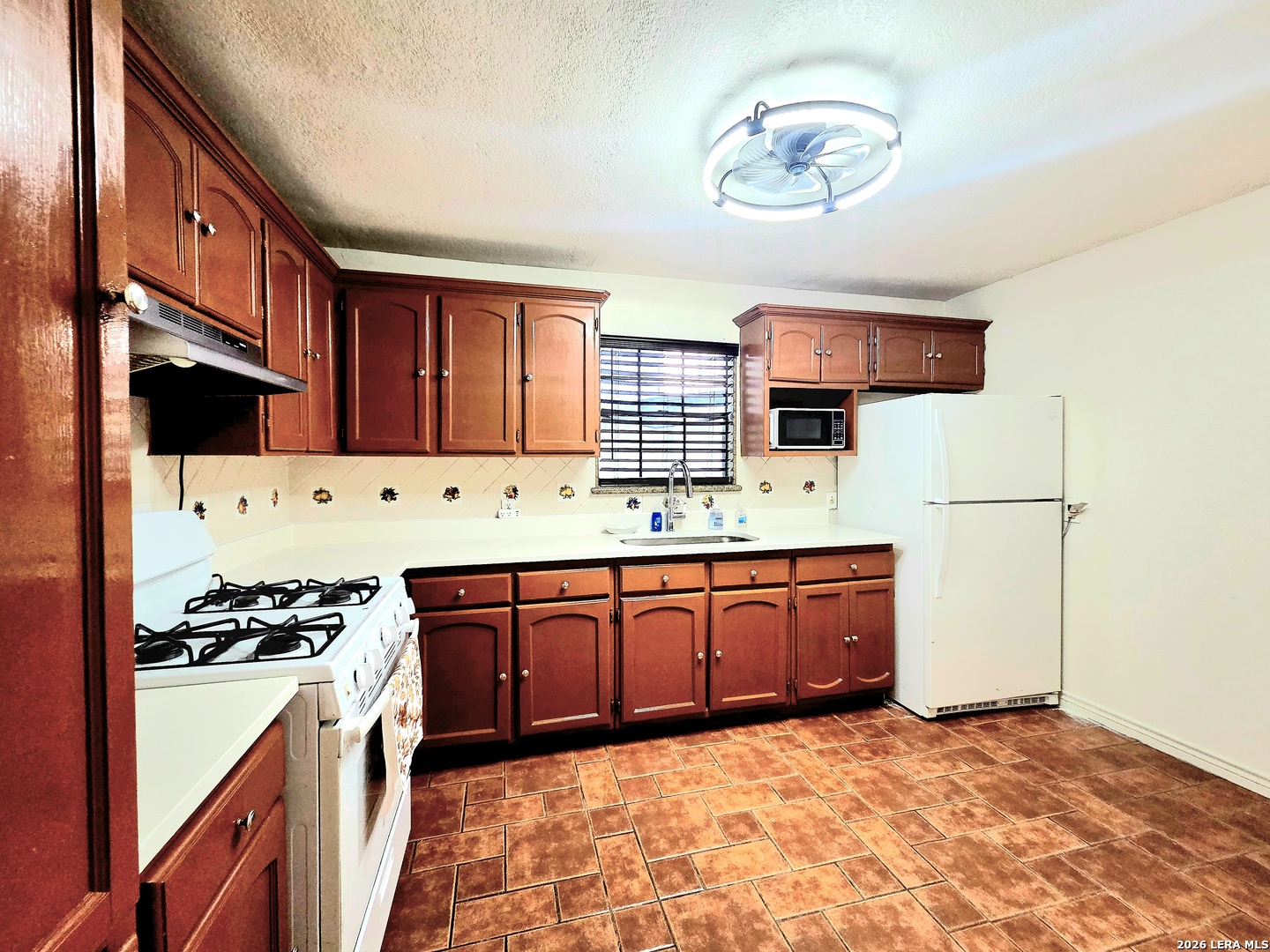 411 McNarney, San Antonio, TX 78211