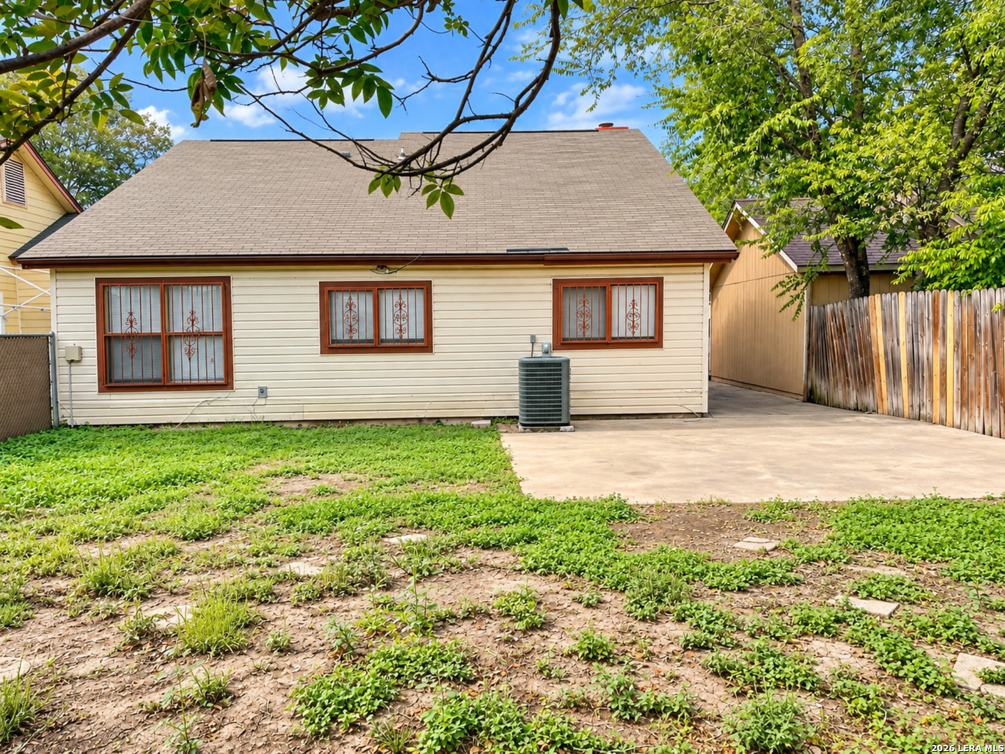 2854 ALMOND FIELD DR, San Antonio, TX 78245