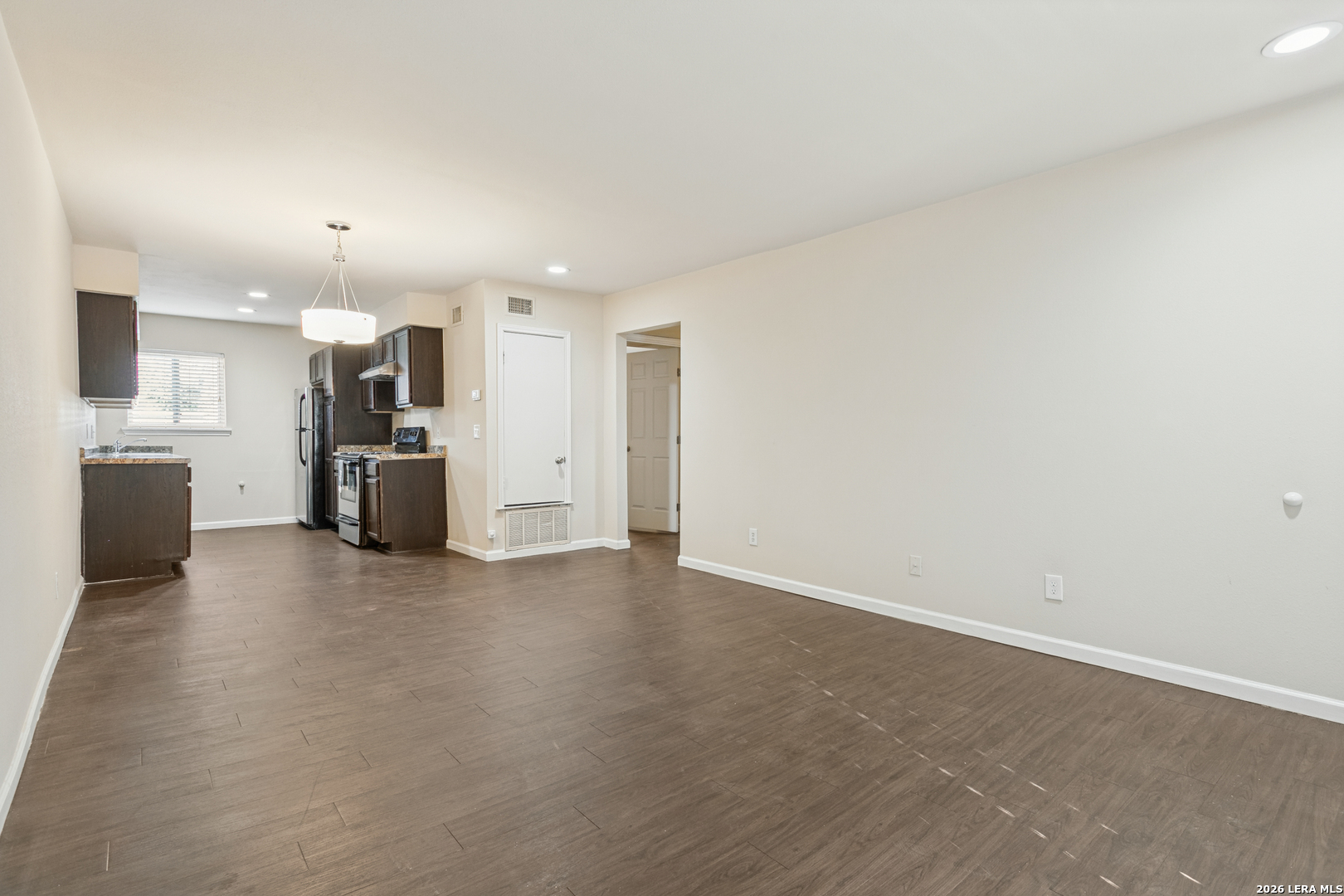 255 E Rampart Dr, #203, San Antonio, TX 78216