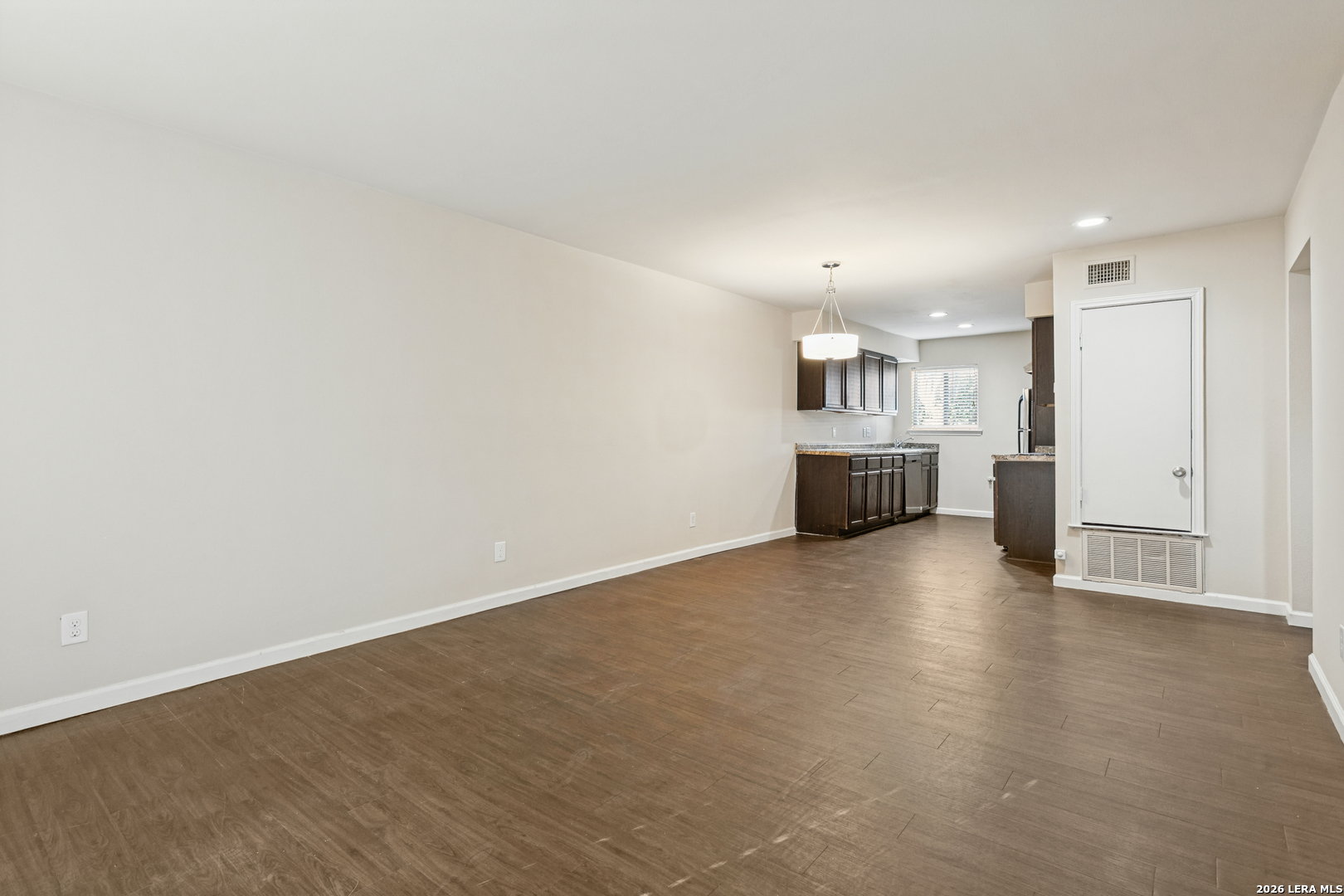 255 E Rampart Dr, #203, San Antonio, TX 78216