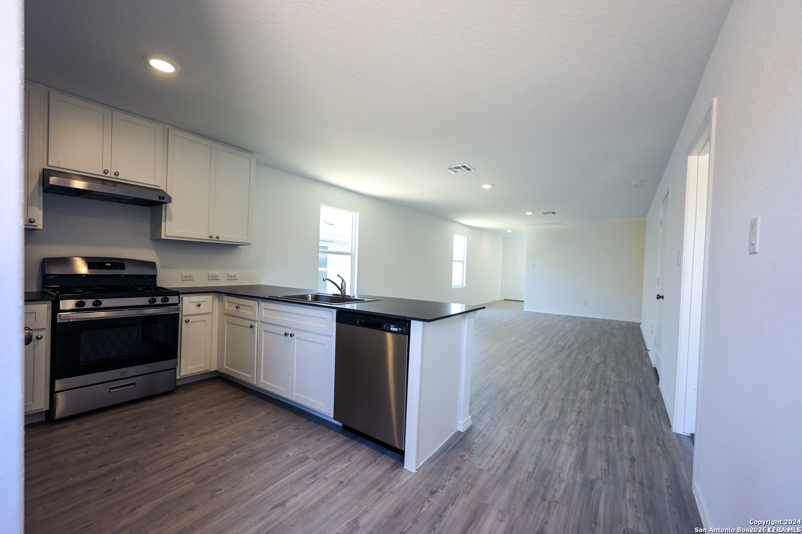232 Kayden Ct, Marion, TX 78124